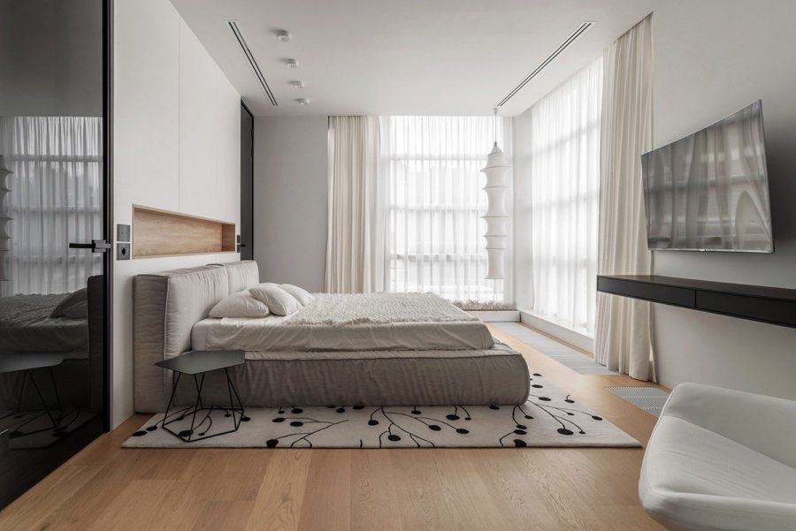 Phòng ngủ chính bên trong được thiết kế theo phong cách đơn giản 